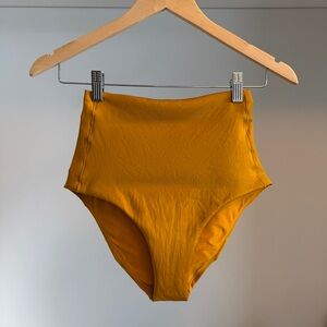 Left on Friday High Tide Gold Bikini Bottom - M